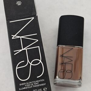 NARS Sheer Glow‎ Foundation Dark 4